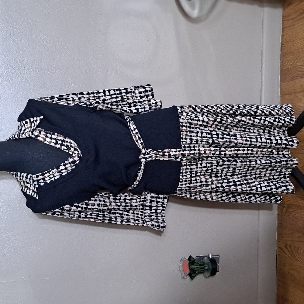 Erika Lynn Women's  Layerd look Fit & Flare Knit Polyester Dress Sz. L EUC